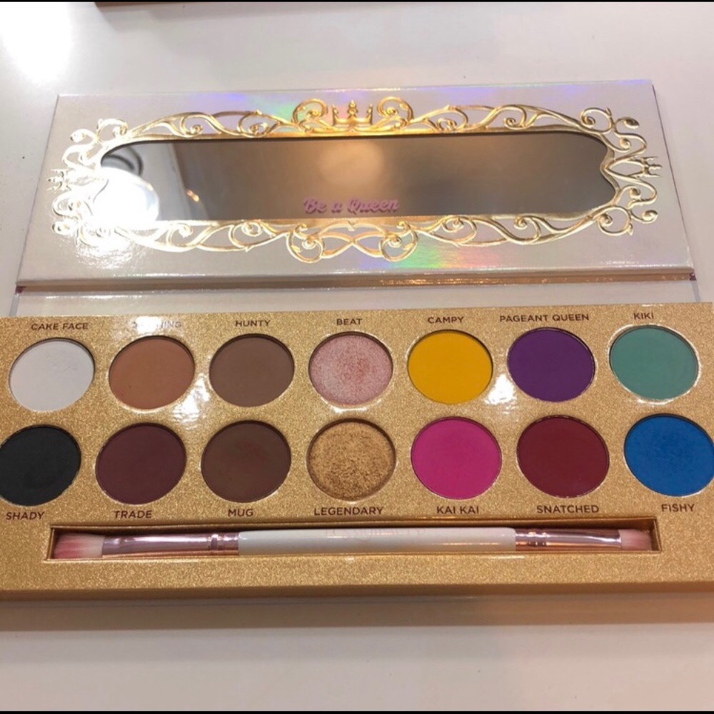 Manny Mua Life is a Drag Eyeshadow palette